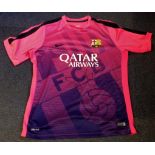 Football Xavi signed Barcelona football shirt, Xavier Hernández Creus ( born 25 January 1980),