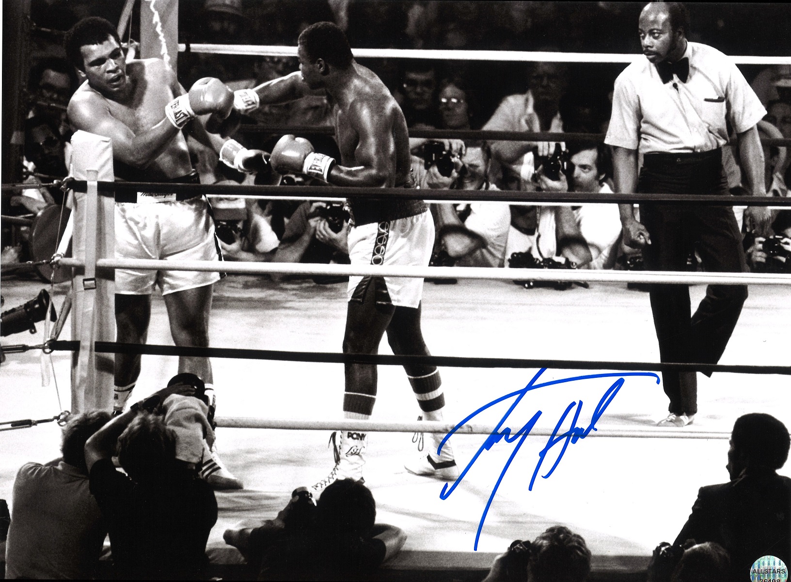 Boxing Larry Holmes signed 16x12 black and white photo pictured during his World Heavyweight title