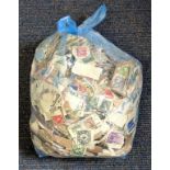 Great Britain stamp collection glory bag hundreds of stamps used mostly 1930s, 40s and 50s mounted