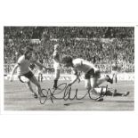 Alan Sunderland Signed Arsenal Fa Cup Final Photo. Good Condition. All autographs are genuine hand