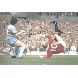 Denis Law 1971, Football Autographed 12 X 8 Photo, A Superb Image Depicting The Man United Striker