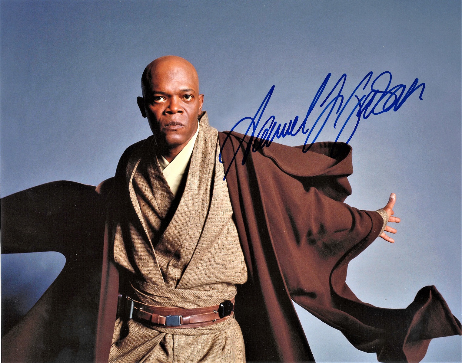 Samuel L Jackson signed 14x12 Star Wars colour photo pictured in his role as Mace Windu in the Clone