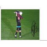 Victor Valdes Barcelona Signed 10 x 8 inch football photo. This item is from the stock of www.