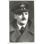 WW2 BOB pilot Flt Lt D. M. A. Smythe signed on reverse of 5 x 3 b w photo was in 264 Squadron RAF