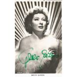 Greer Garson signed 6x4 black and white photo. (29 September 1904 - 6 April 1996) was a British