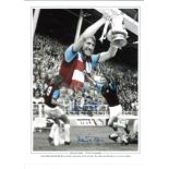 Billy Bonds and Alan Taylor West Ham Signed 16 x 12 inch football black and white photo. Good