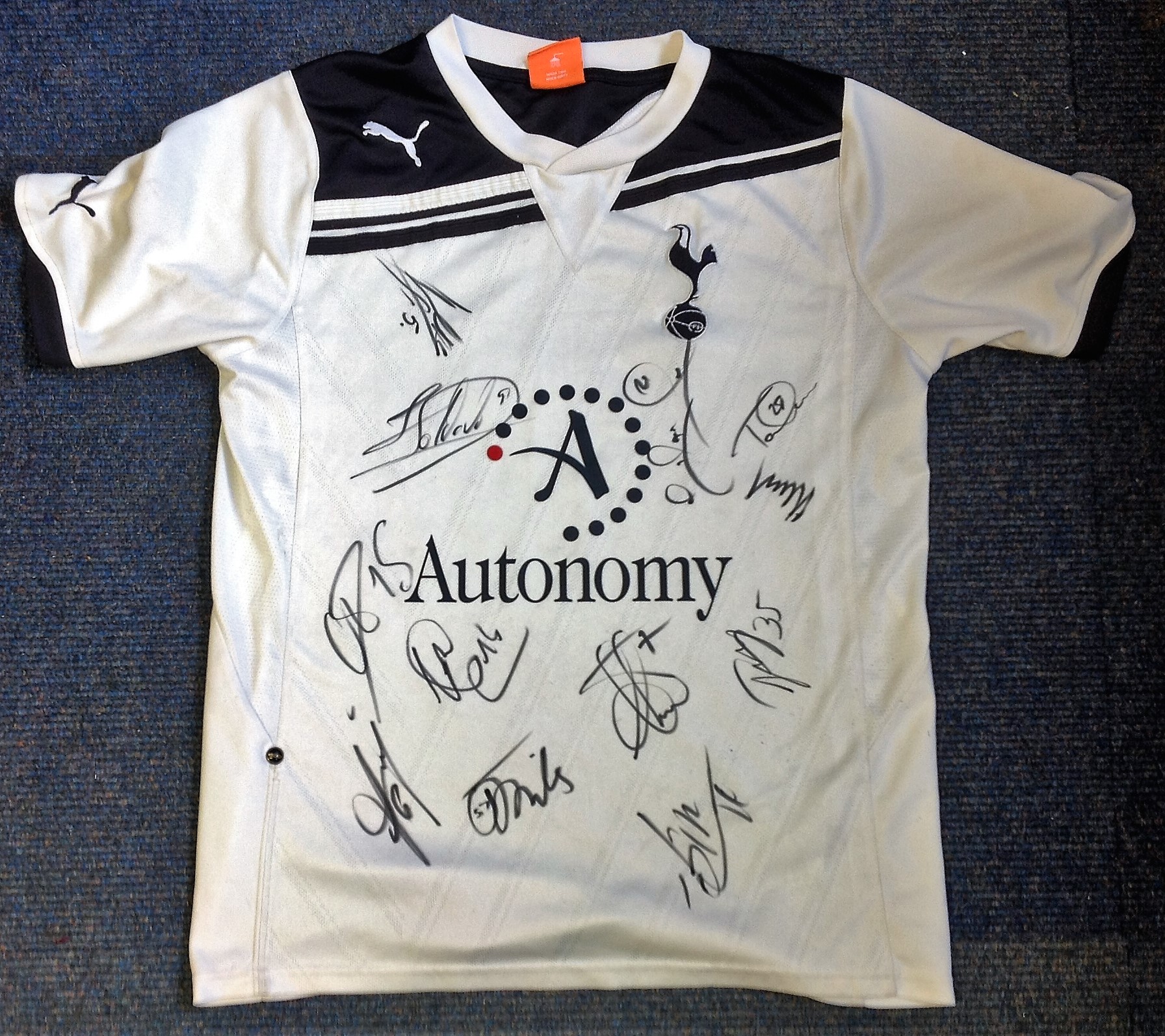 Football Tottenham Hotspur 2013/14 multi signed shirt 12 signatures includes Roberto Soldado, Kyle