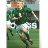 Damian Duff Ireland Signed 10 x 8 inch football photo. Good Condition. All autographs come with a