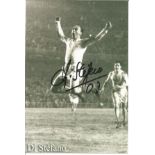 Football Di Stefano signed 6 x 4 inch b/w photo. Condition 8/10.