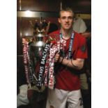 Manchester United legend Darren Fletcher 10 x 8 signed photo in a lovely frame. Darren made 223