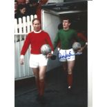 Alex Stepney Man United Signed 10 x 8 inch football colour photo. All autographs come with a