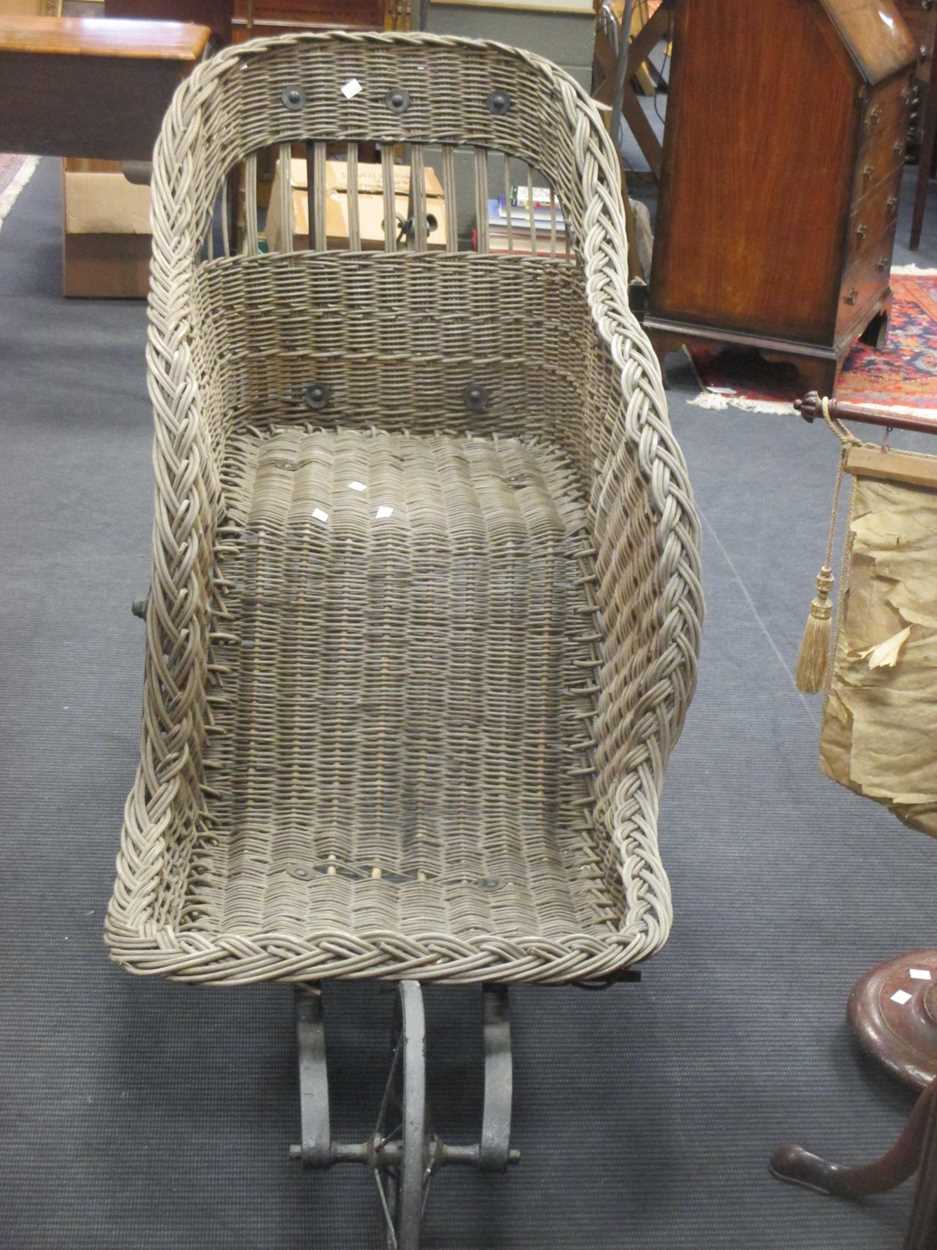 Early 20th century wicker bodied bath chair