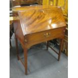 An early 19th century mahogany bureau with single frieze drawer, 94x69x40cm