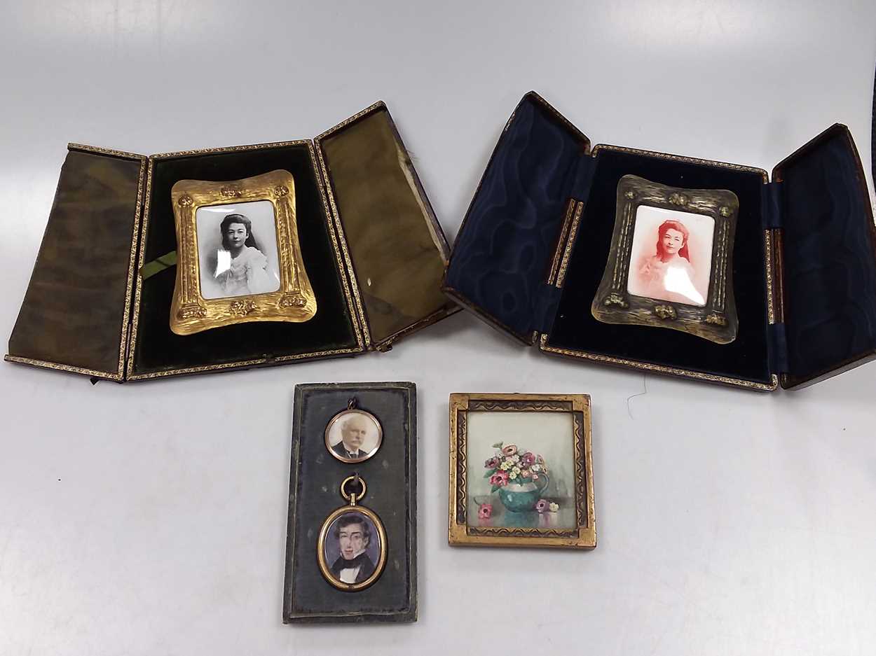 Three WWI medals, a small collection of portrait miniatures, a cased Crosse pen etc. - Image 5 of 5