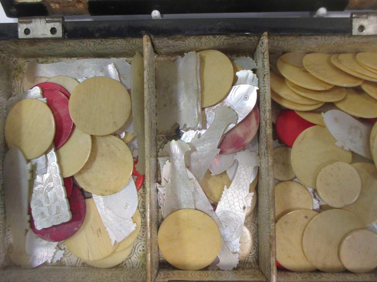 Various 19th century mother of pearl and ivory gaming counters and various other items - Image 4 of 4