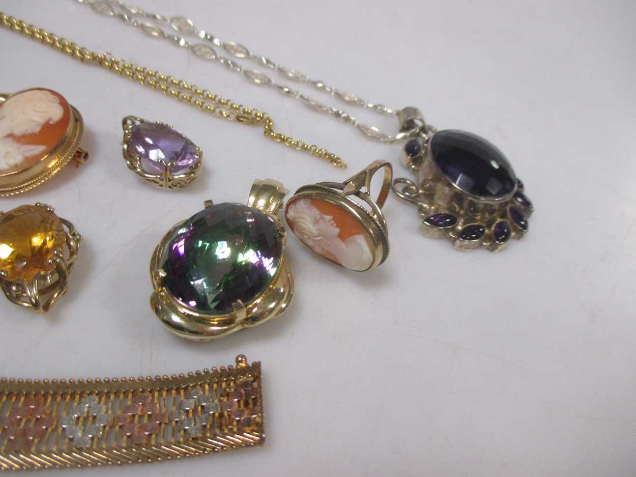 A collection of gold and silver jewellery - Bild 4 aus 4