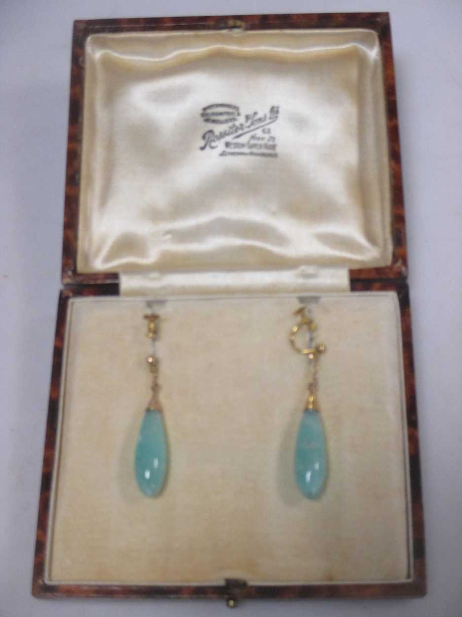 A cased pair of 9ct gold and jade pendant earrings - Image 3 of 3