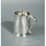 A George l silver half pint tankard,