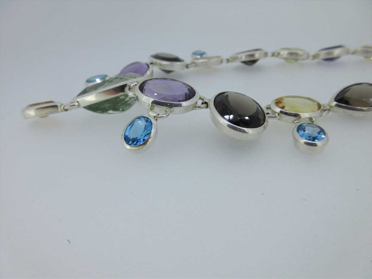 A multi gem necklace set in silver, - Image 3 of 5