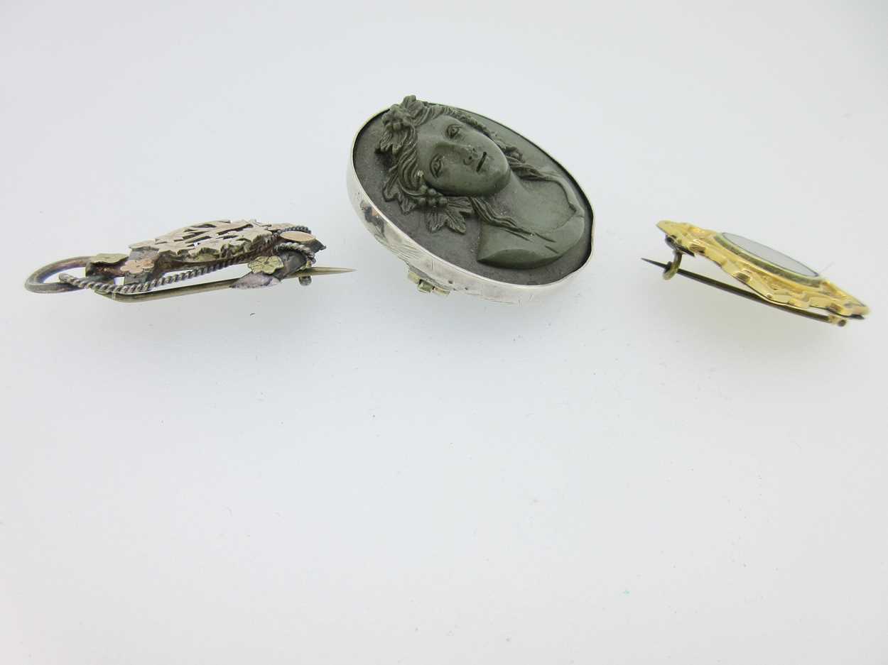 A William IV memorial brooch and two other antique brooches, - Image 2 of 8