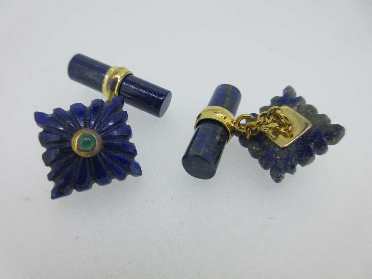 A pair of lapis lazuli and emerald cufflinks together with a pair of aventurine baton cufflinks, - Image 2 of 3