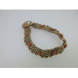 A gatelink bracelet set with coral,