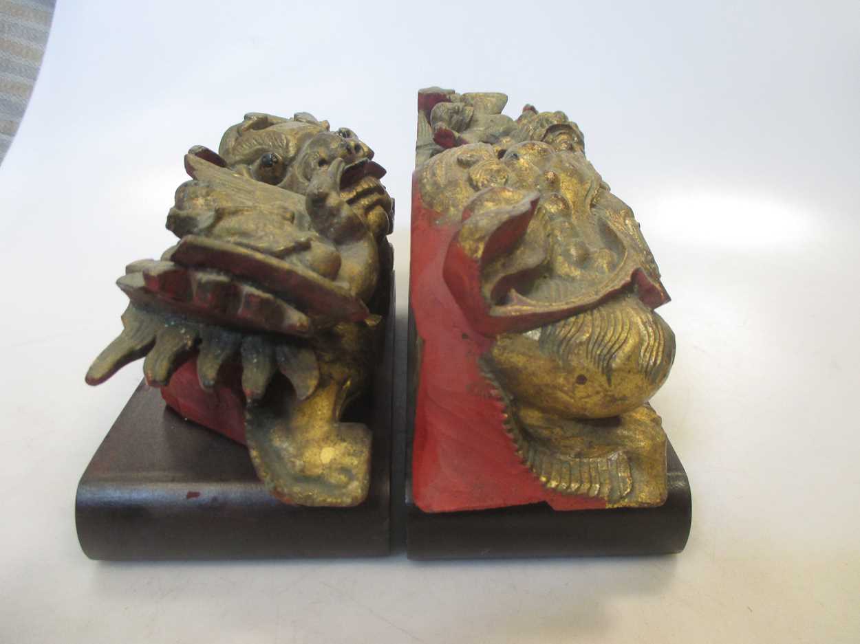 A pair of Chinese carved giltwood dragons - Image 3 of 6