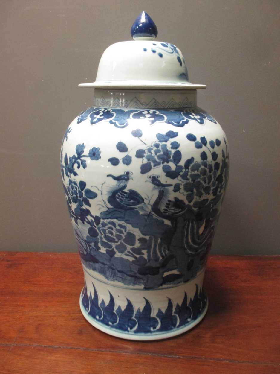 A Chinese blue and white porcelain large vase and cover, 20th century, - Image 9 of 9