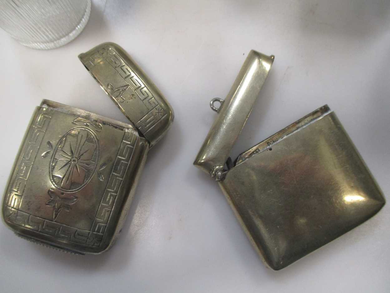 A small collection of silver and plated wares, a Studio Pottery bowl and cover on stand, a - Image 17 of 17