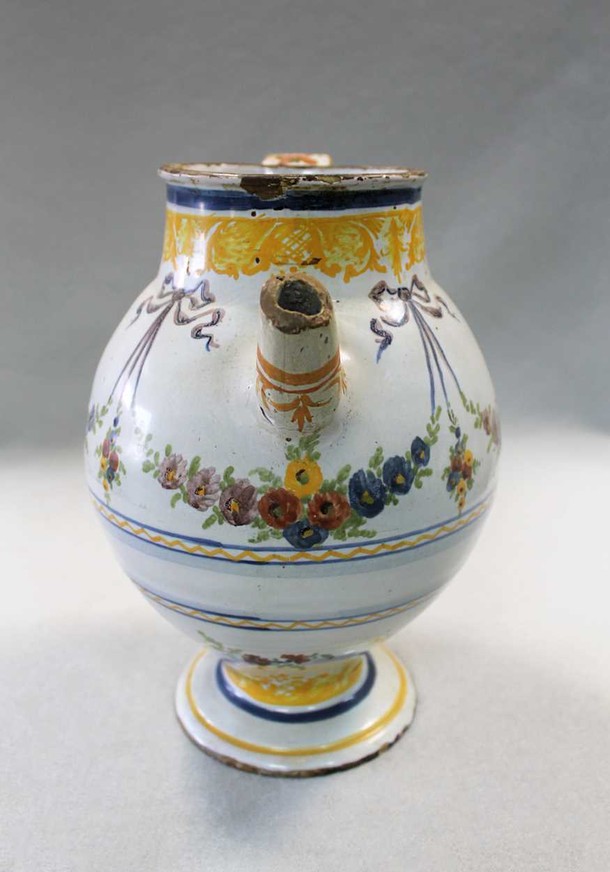 An 18th century Savona Syrup jar, - Bild 4 aus 5