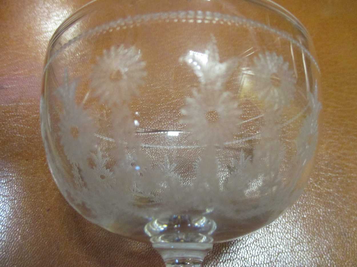 A collection of etched Edwardian glass stem ware - Image 2 of 6