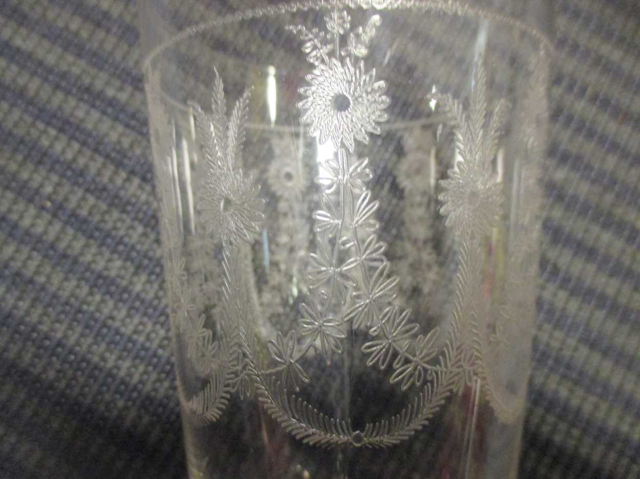 A collection of etched Edwardian glass stem ware - Image 3 of 6