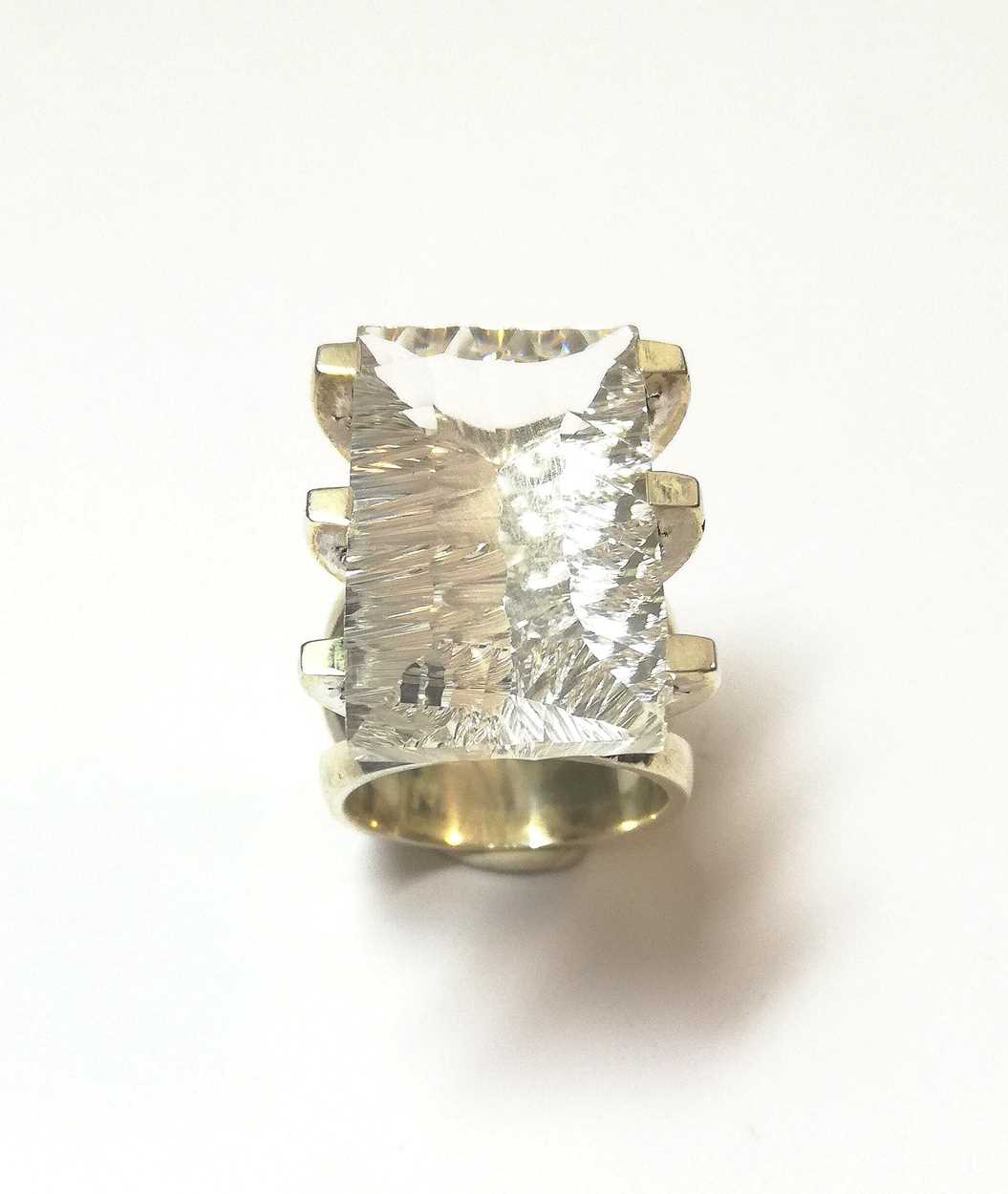 A modern rock crystal statement ring, - Image 3 of 3