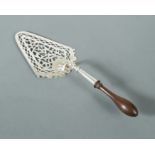 A George III silver serving trowel,