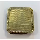 A 14ct gold travelling pillbox,