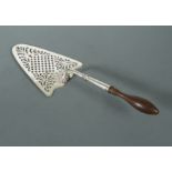 A George II silver serving trowel,