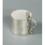 A George III silver drum mustard,