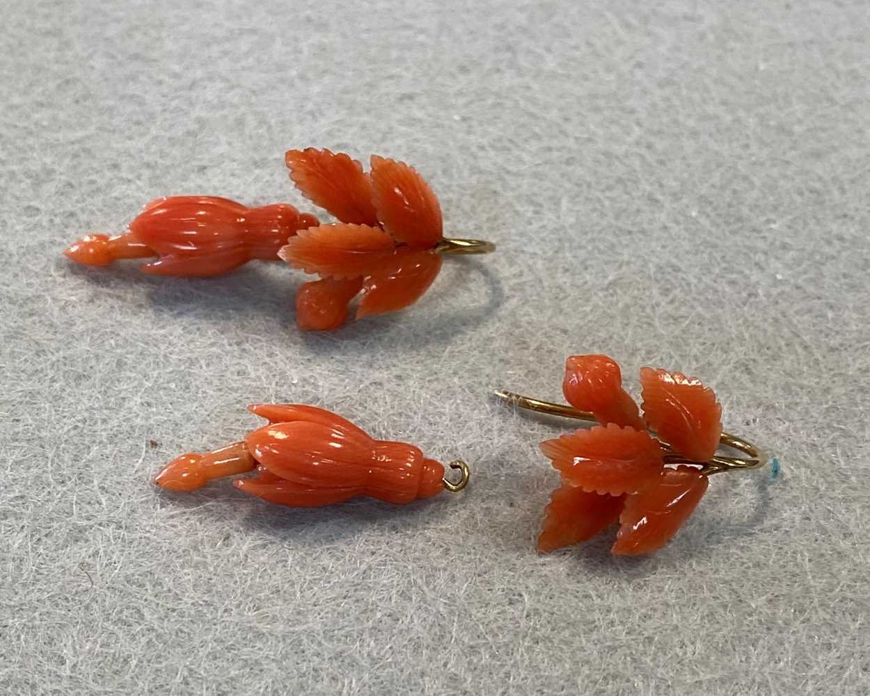 A suite of carved coral jewellery, - Image 9 of 10