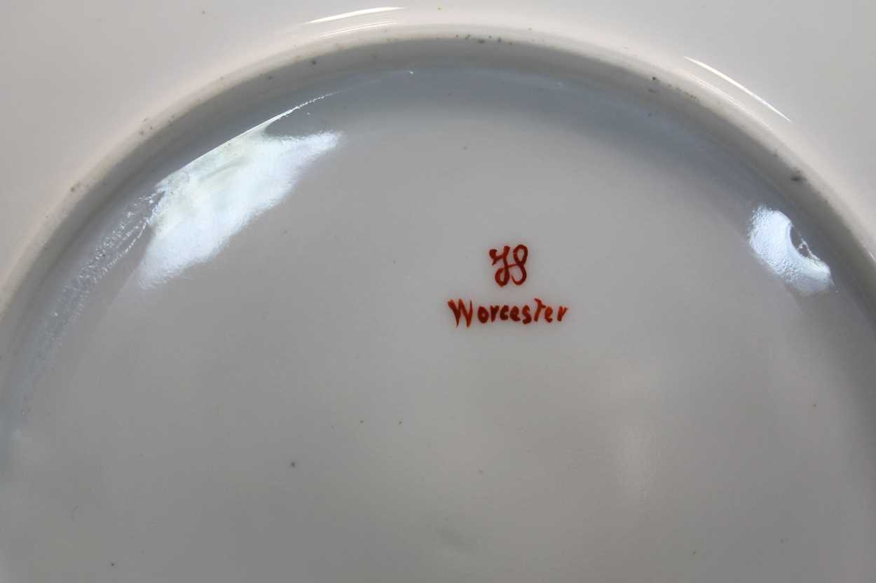 A set of twelve porcelain plates, - Image 5 of 7