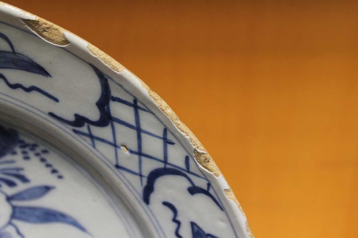 A pair of 18th century Delft blue and white dishes, - Image 5 of 5