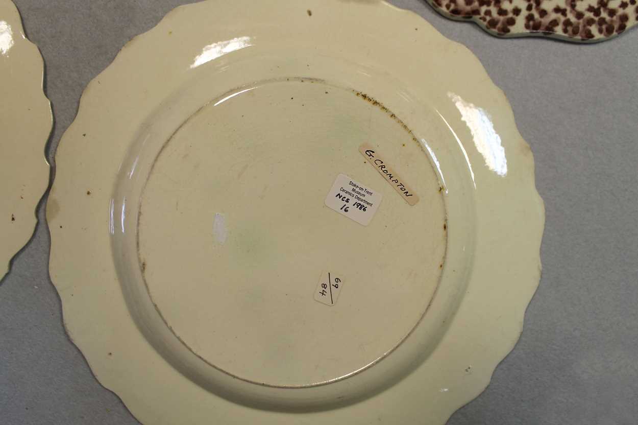 A collection of 18th century creamware plates, - Image 6 of 11
