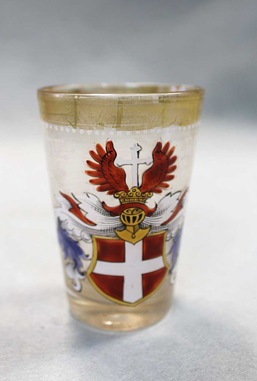 An 18th century drinking glass, possibly Russian, - Image 3 of 11