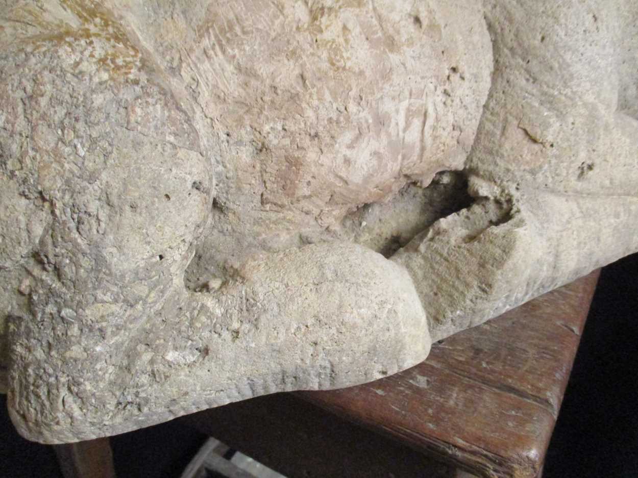 A cream stone recumbent water buffalo, perhaps Tang Dynasty or earlier, - Bild 2 aus 6