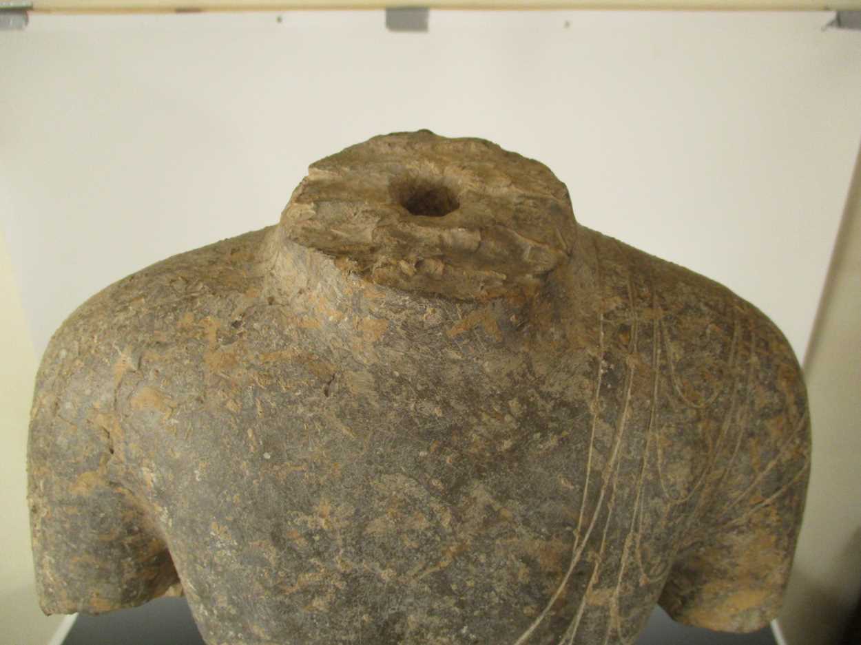 A Chinese grey limestone torso of a Buddha, Northern Qi Dynasty style, - Bild 2 aus 4