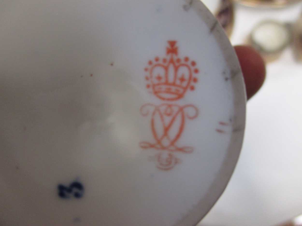 A quantity of matched Royal Crown Derby and Crown Derby imari plates, cups, slop bowl etc - Image 3 of 6