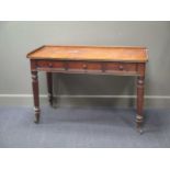 An early Victorian mahogany washstand/side table 81.5 x 122 x 53cm