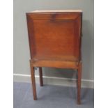 A mahogany fall front bureau, in Chippendale style, 130 x 65 x 40cm