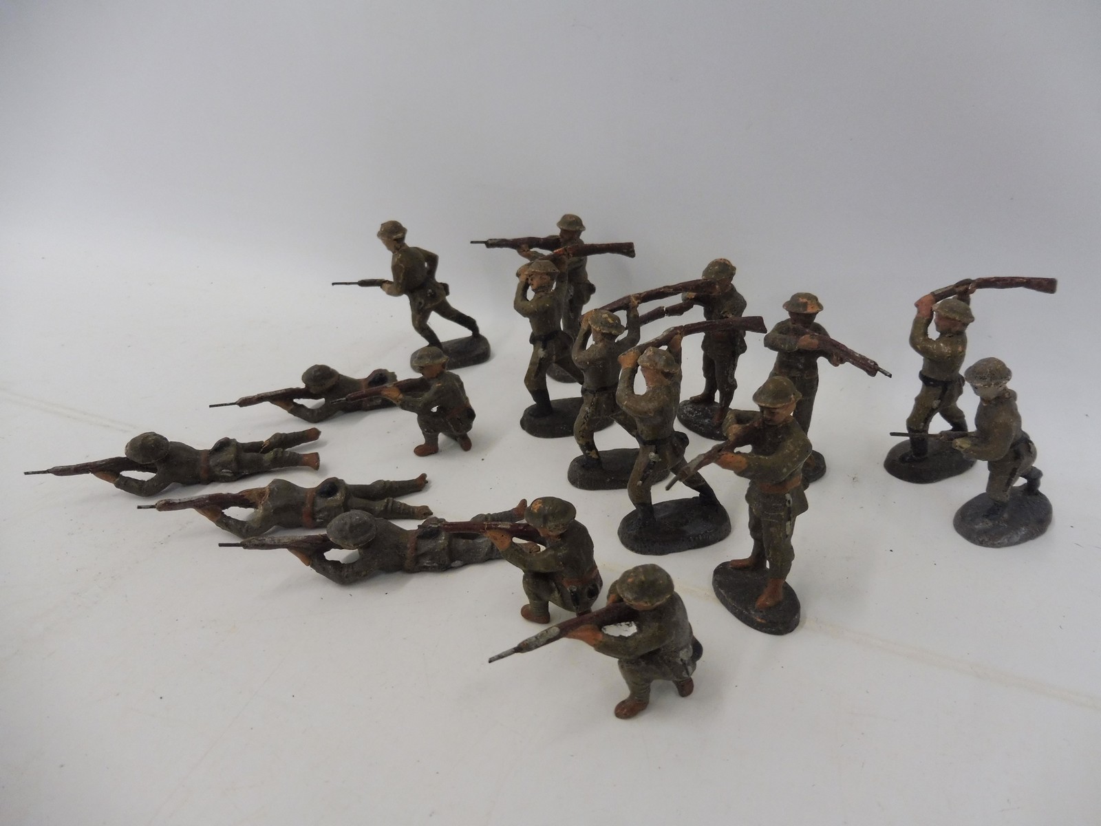 A quantity of Elastolin WWI English soldiers, men at arms, firing positions etc. - Image 2 of 2