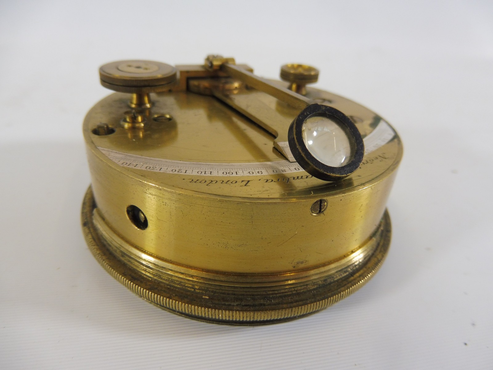 A good quality gilded brass pocket sextant by Negretti & Zambra of London, 3" diameter. - Image 5 of 6