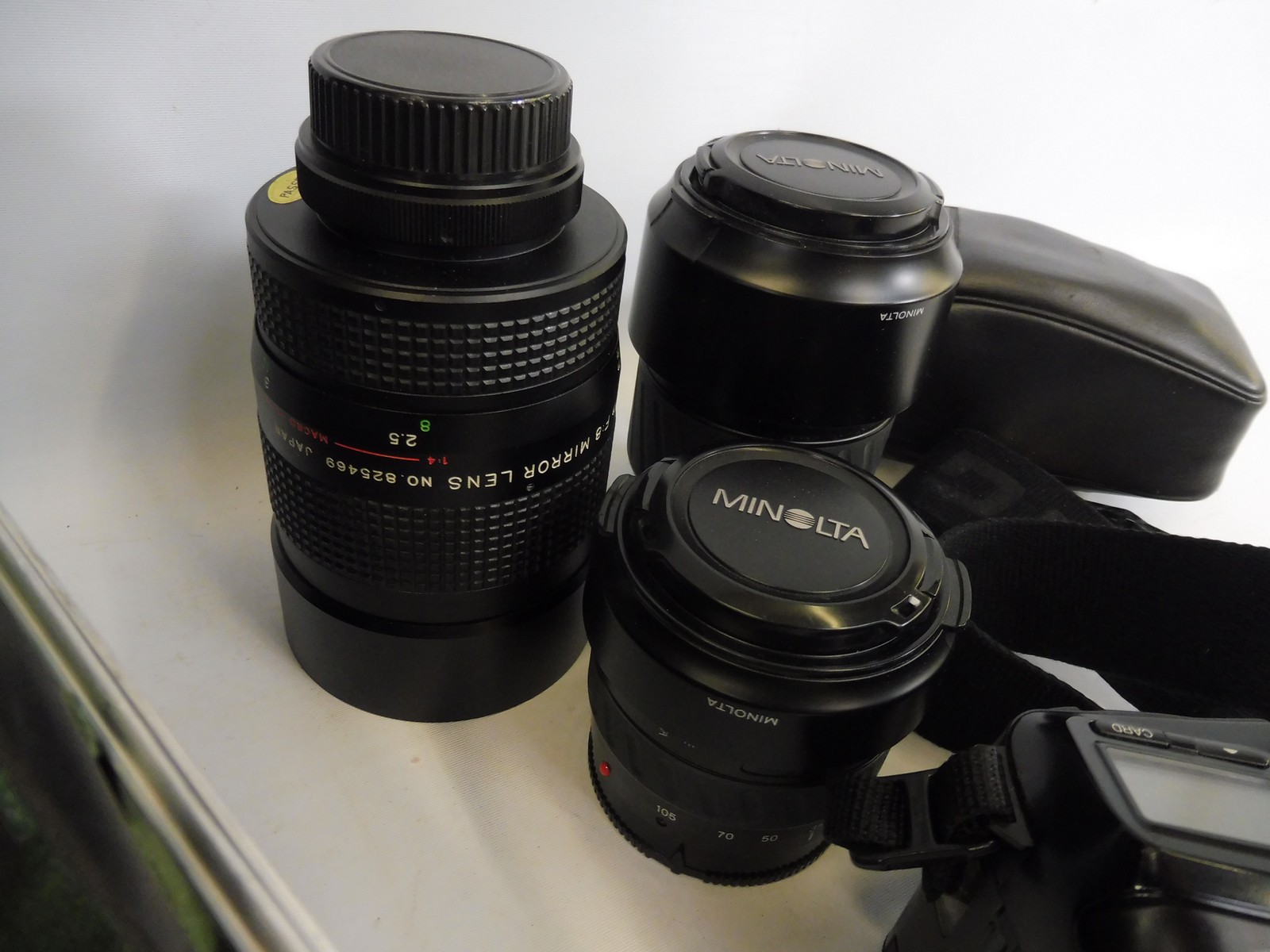 A Minolta camera, two large and good quality lenses etc. - Image 3 of 3